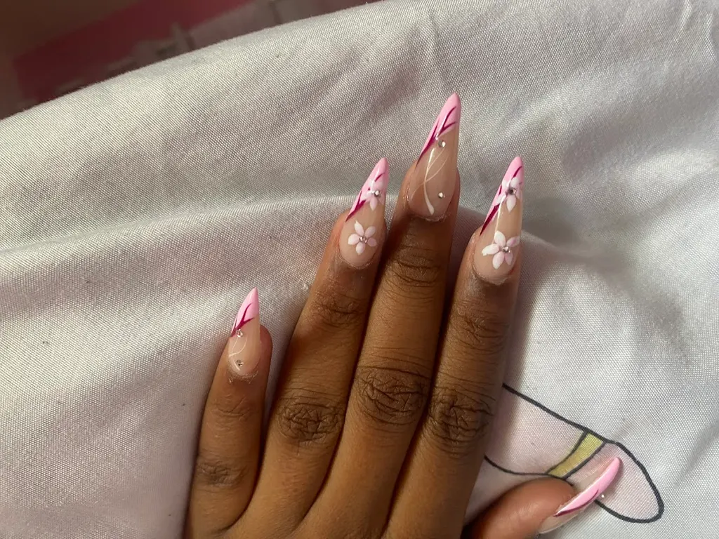 Classy Nails — Nail salon in Bolingbrook